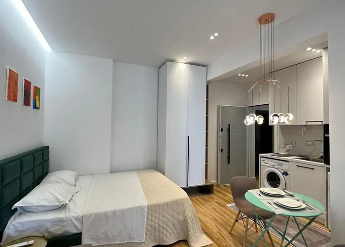 Sunset * טיראנה